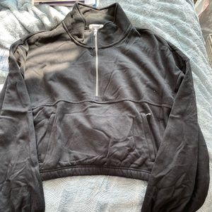 Black Cropped Zip Up Sweatshirt